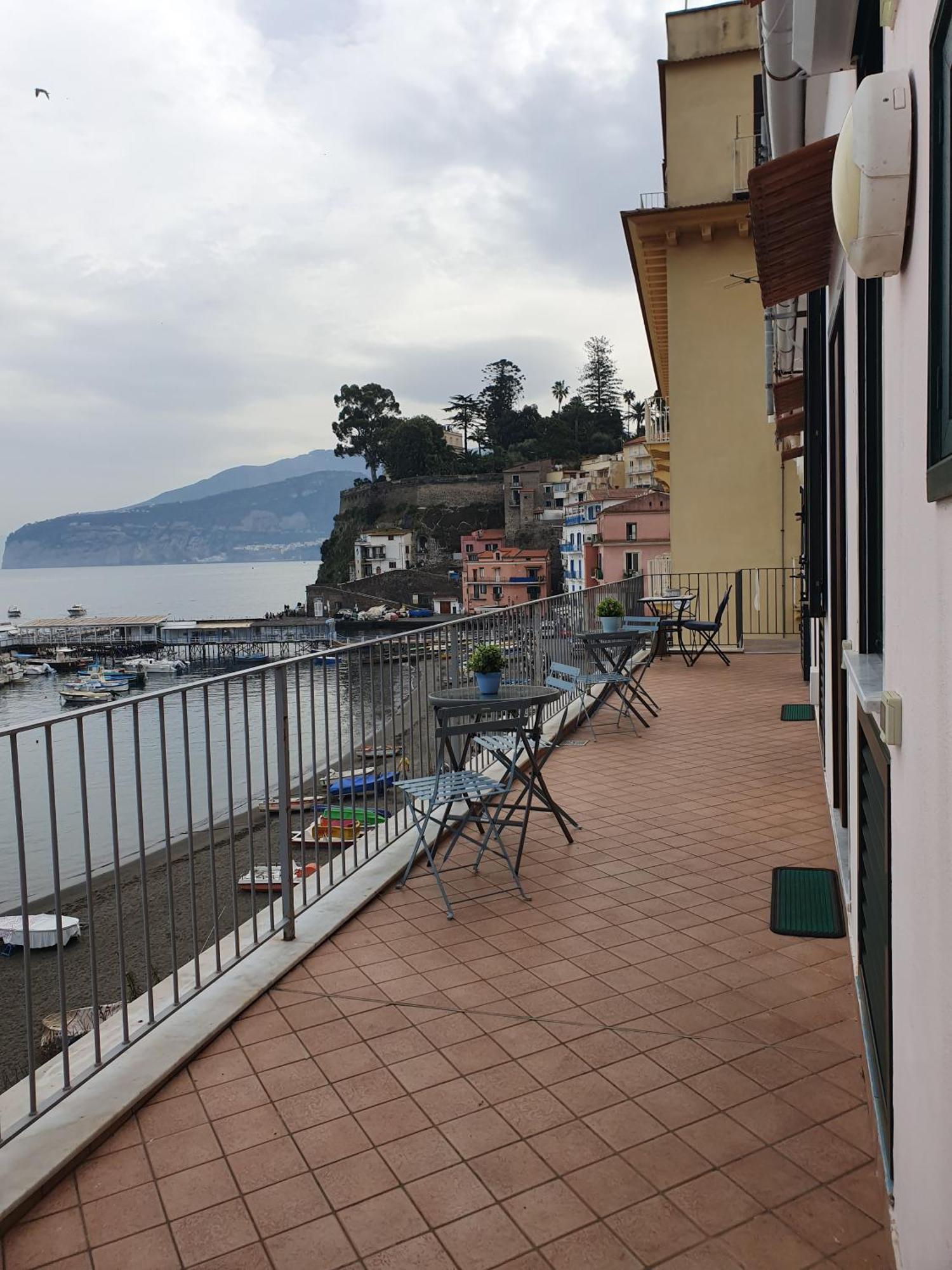 דירות Il Borgo Antico Sorrento Sea View מראה חיצוני תמונה