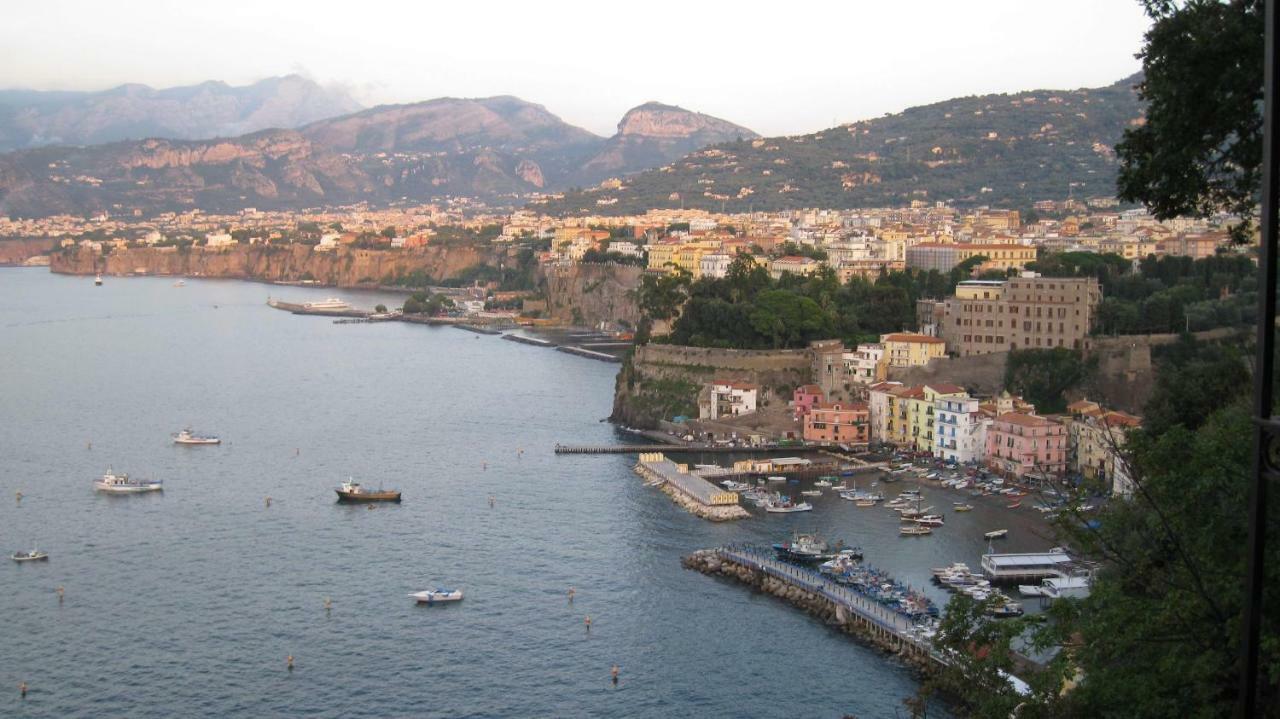 דירות Il Borgo Antico Sorrento Sea View מראה חיצוני תמונה